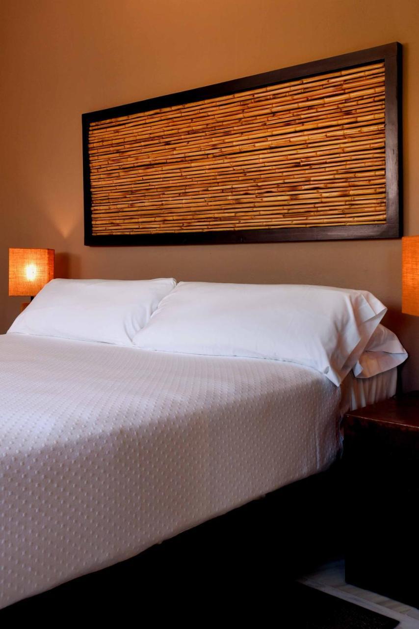 Chillout Hotel Tres Mares Тарифа Экстерьер фото