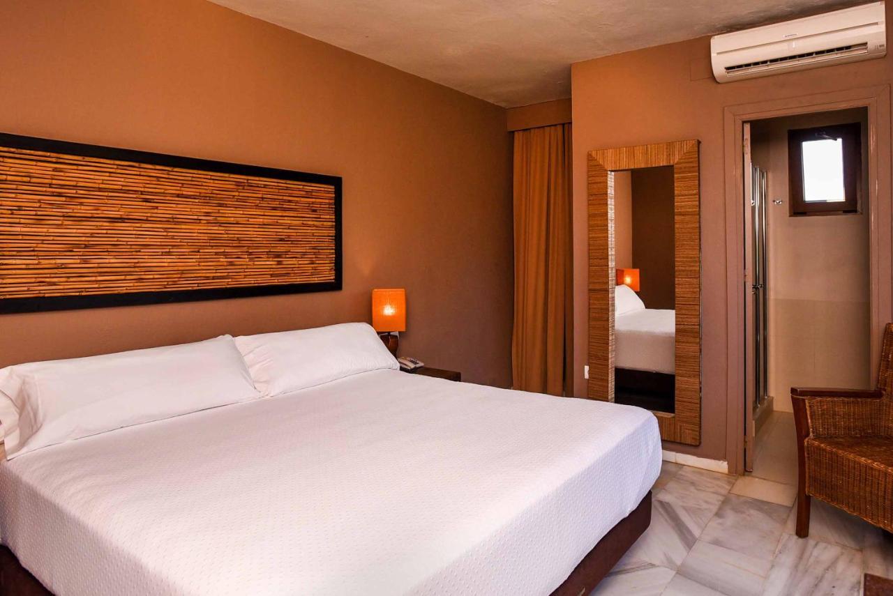 Chillout Hotel Tres Mares Тарифа Экстерьер фото