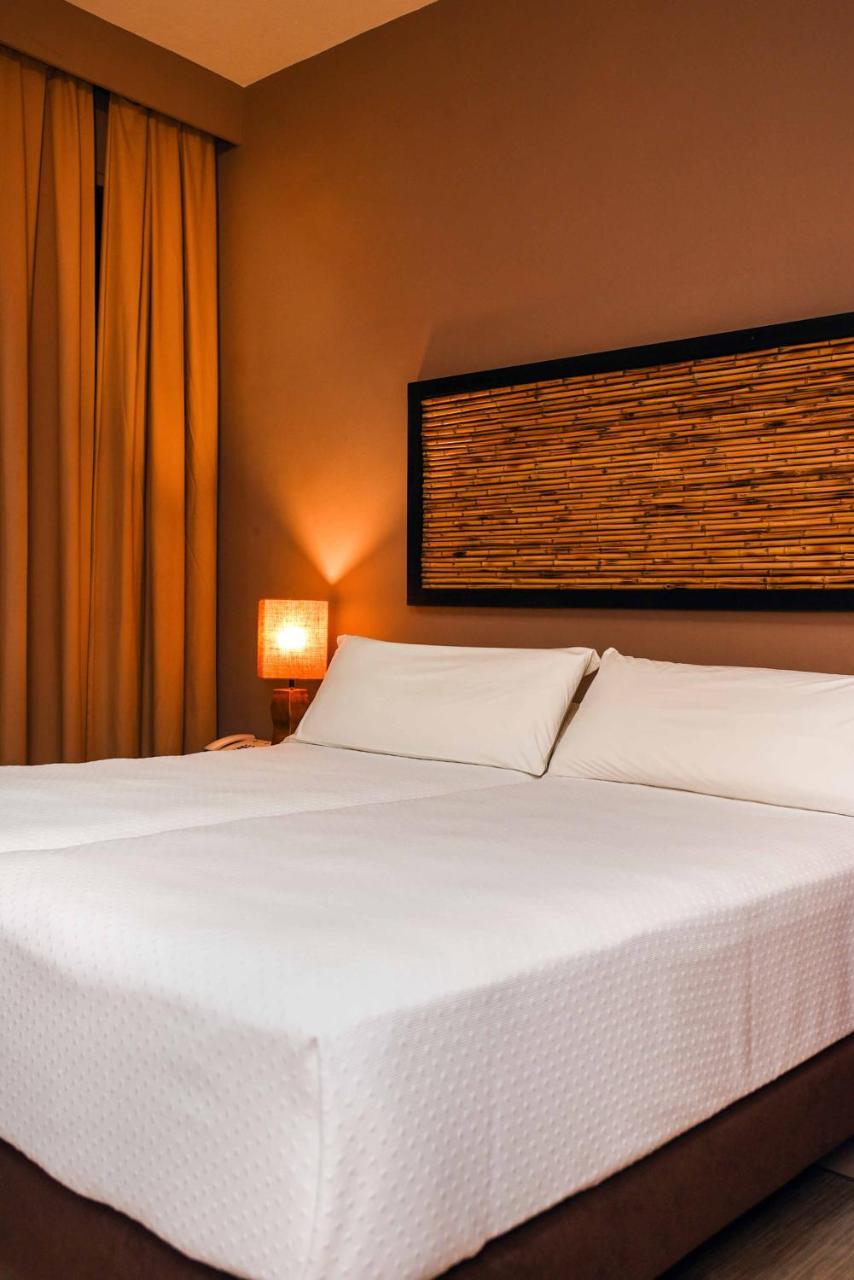 Chillout Hotel Tres Mares Тарифа Экстерьер фото