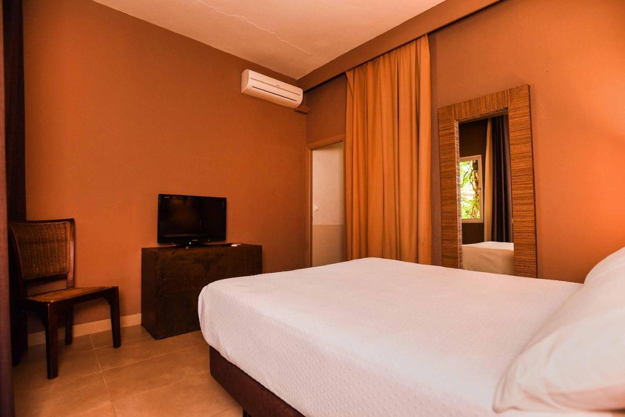 Chillout Hotel Tres Mares Тарифа Экстерьер фото